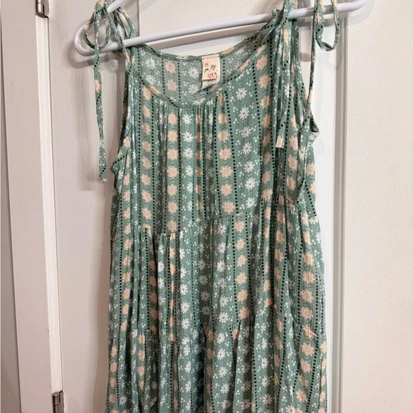 Fifth Ray Green Floral Tiered Tank Boho - Picture 4 of 8